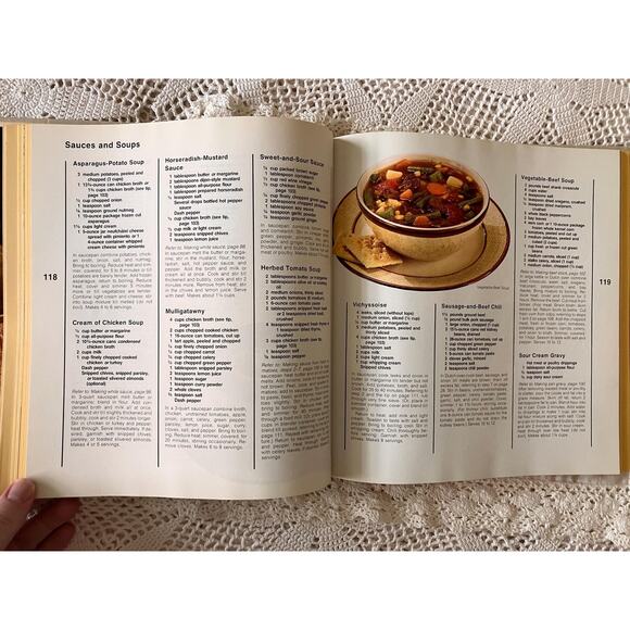 1978 Better Homes and Gardens Complete Step-by-Step Cookbook - Picture 5 of 6